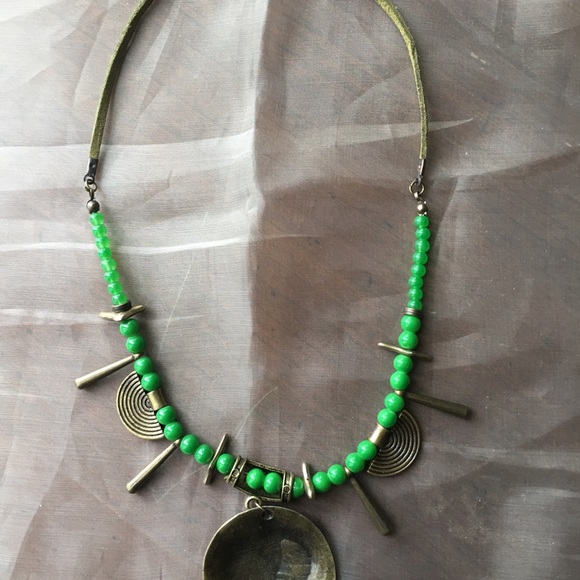 Green beaded brass necklace - Picture 3 of 3